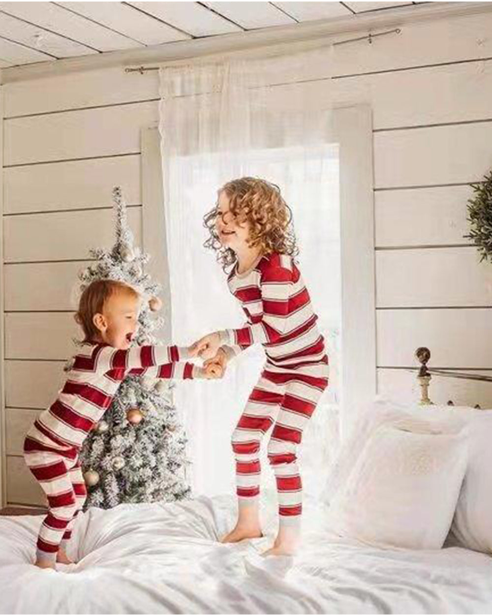 unitmotor™-🎄Christmas Red Striped Family Pajamas