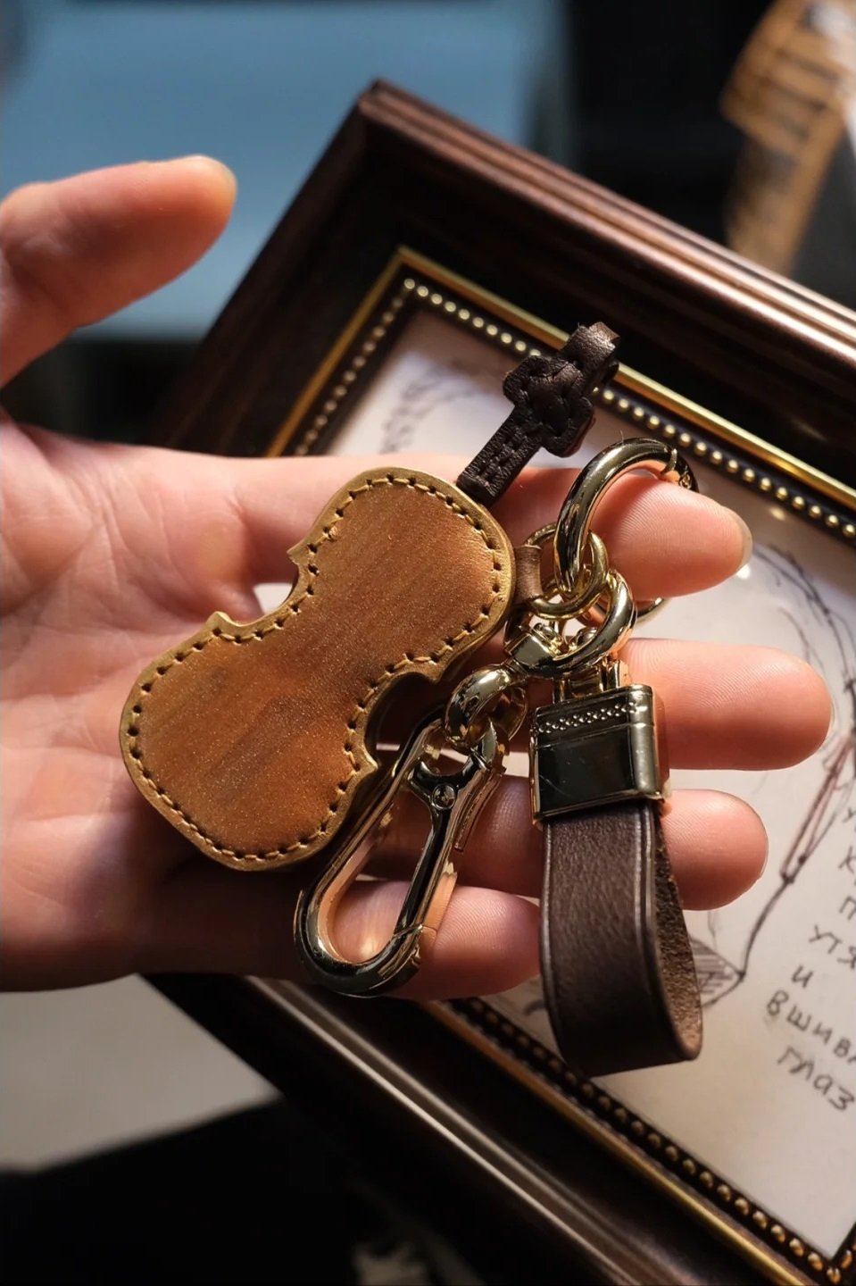 Crafted Leather Violin & Cello Keychain🎻