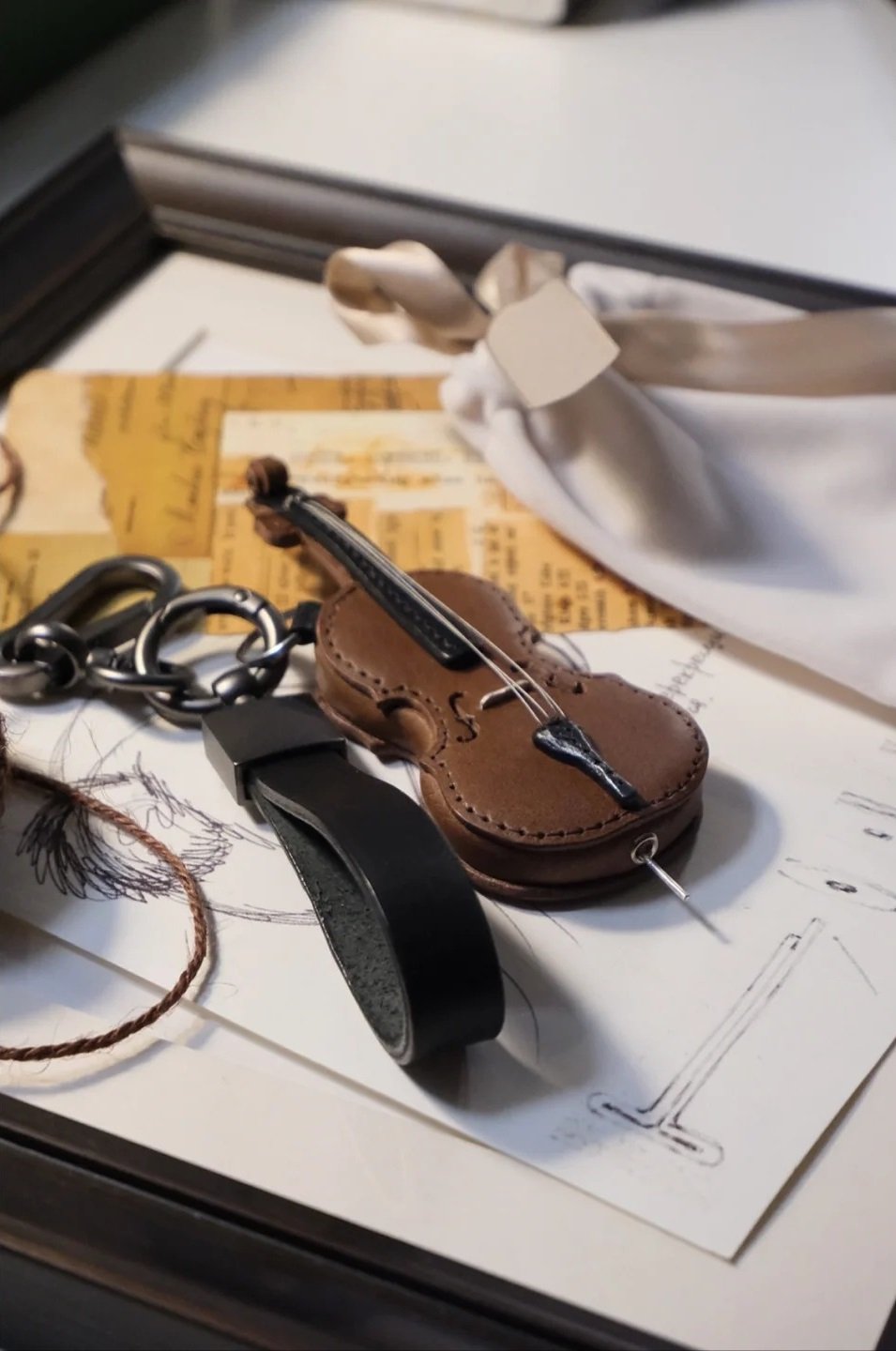 Crafted Leather Violin & Cello Keychain🎻