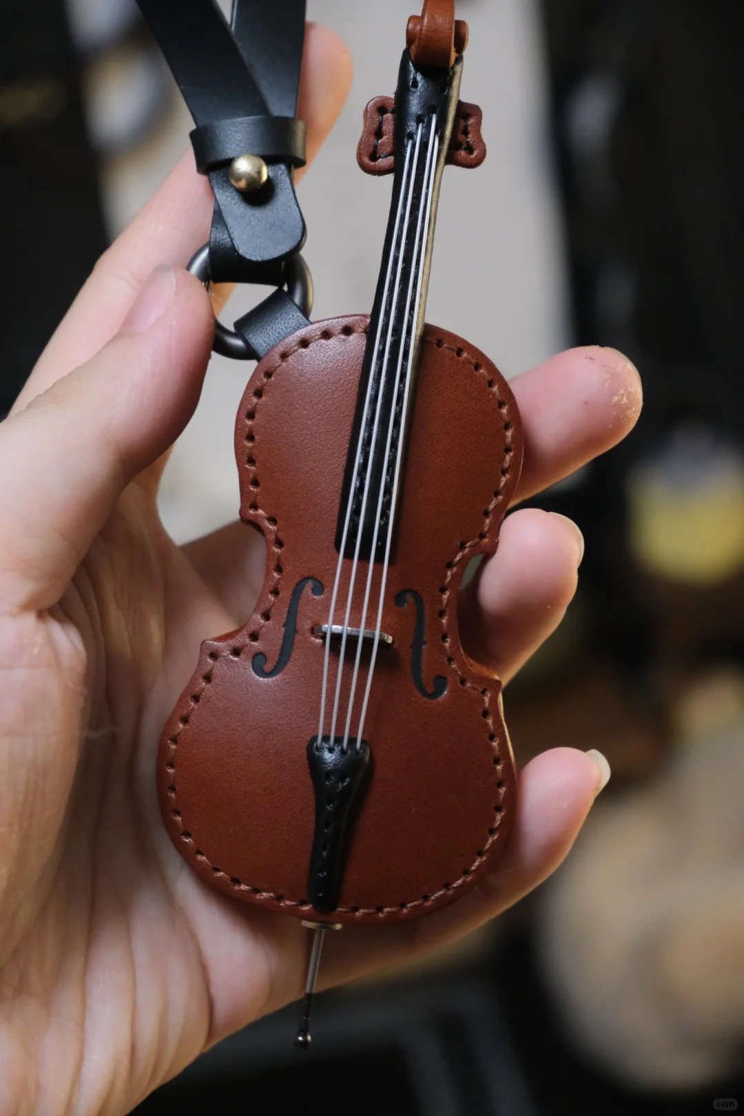 Crafted Leather Violin & Cello Keychain🎻